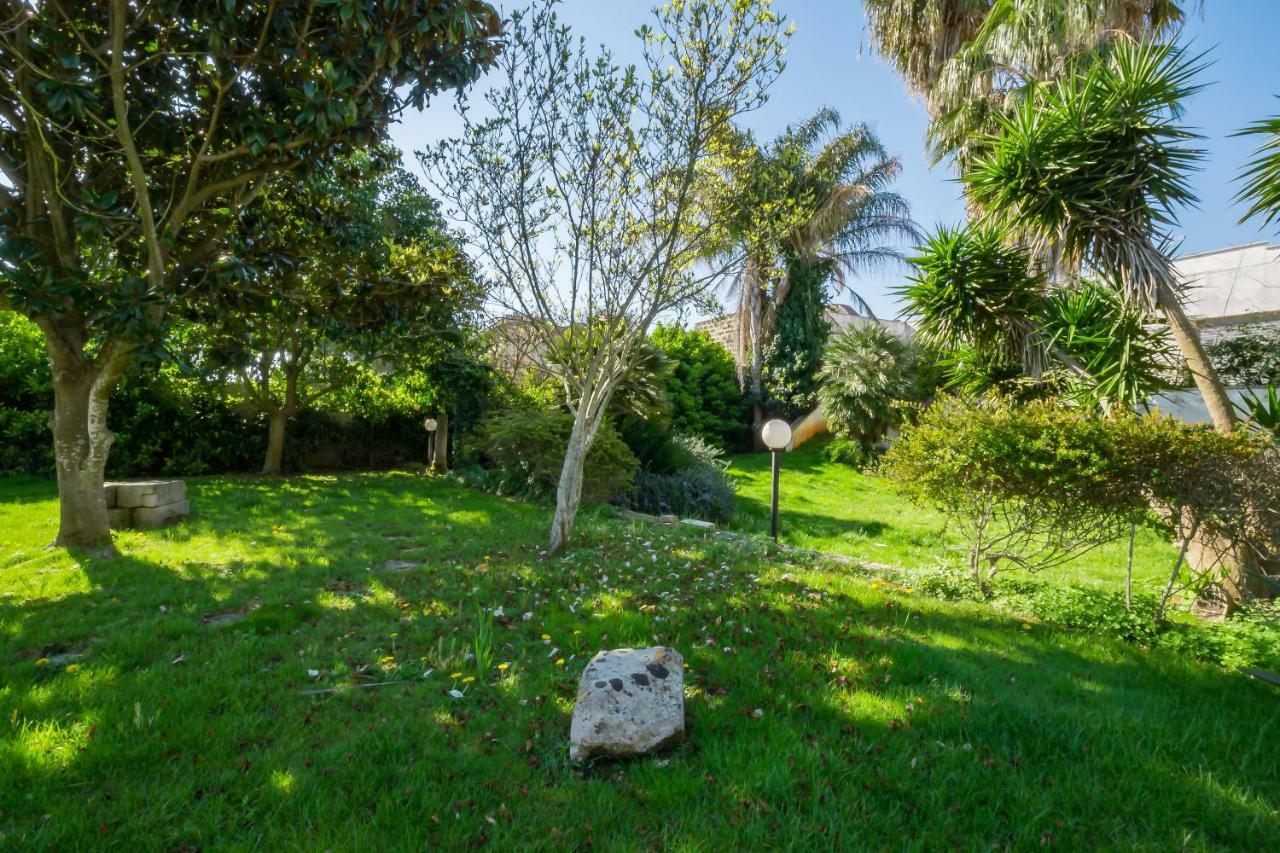 Palazzo Ashian Bed & Breakfast Acquarica del Capo Dış mekan fotoğraf