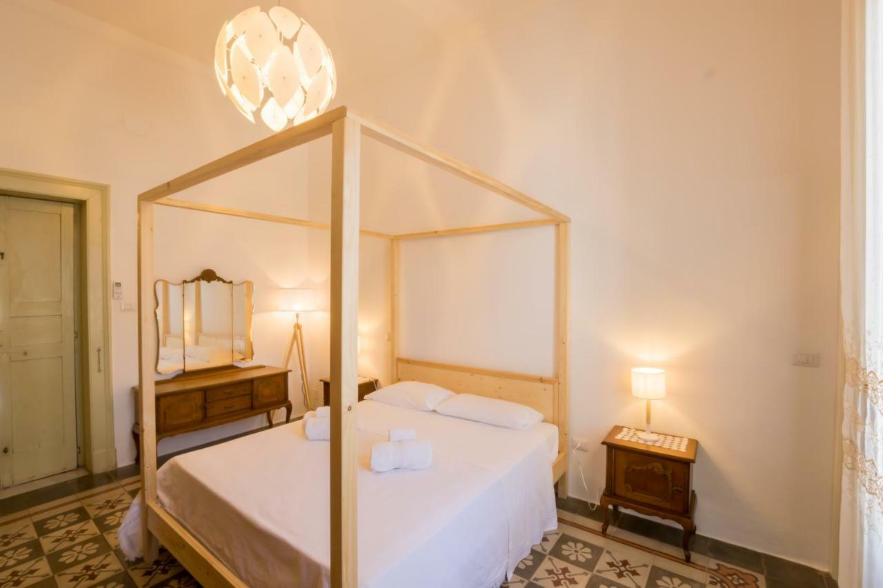 Palazzo Ashian Bed & Breakfast Acquarica del Capo Dış mekan fotoğraf
