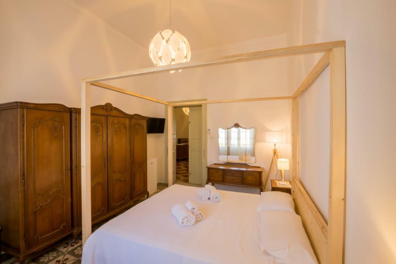 Palazzo Ashian Bed & Breakfast Acquarica del Capo Dış mekan fotoğraf