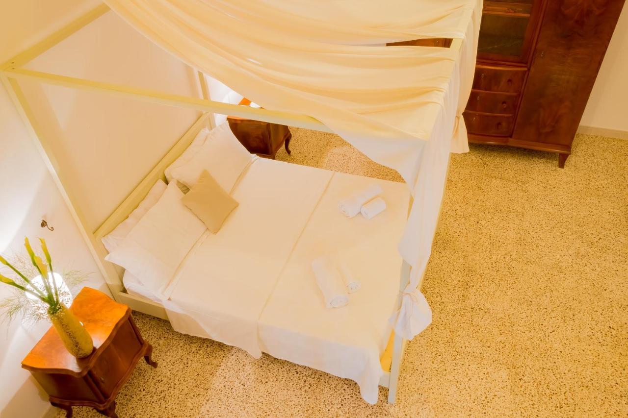Palazzo Ashian Bed & Breakfast Acquarica del Capo Dış mekan fotoğraf