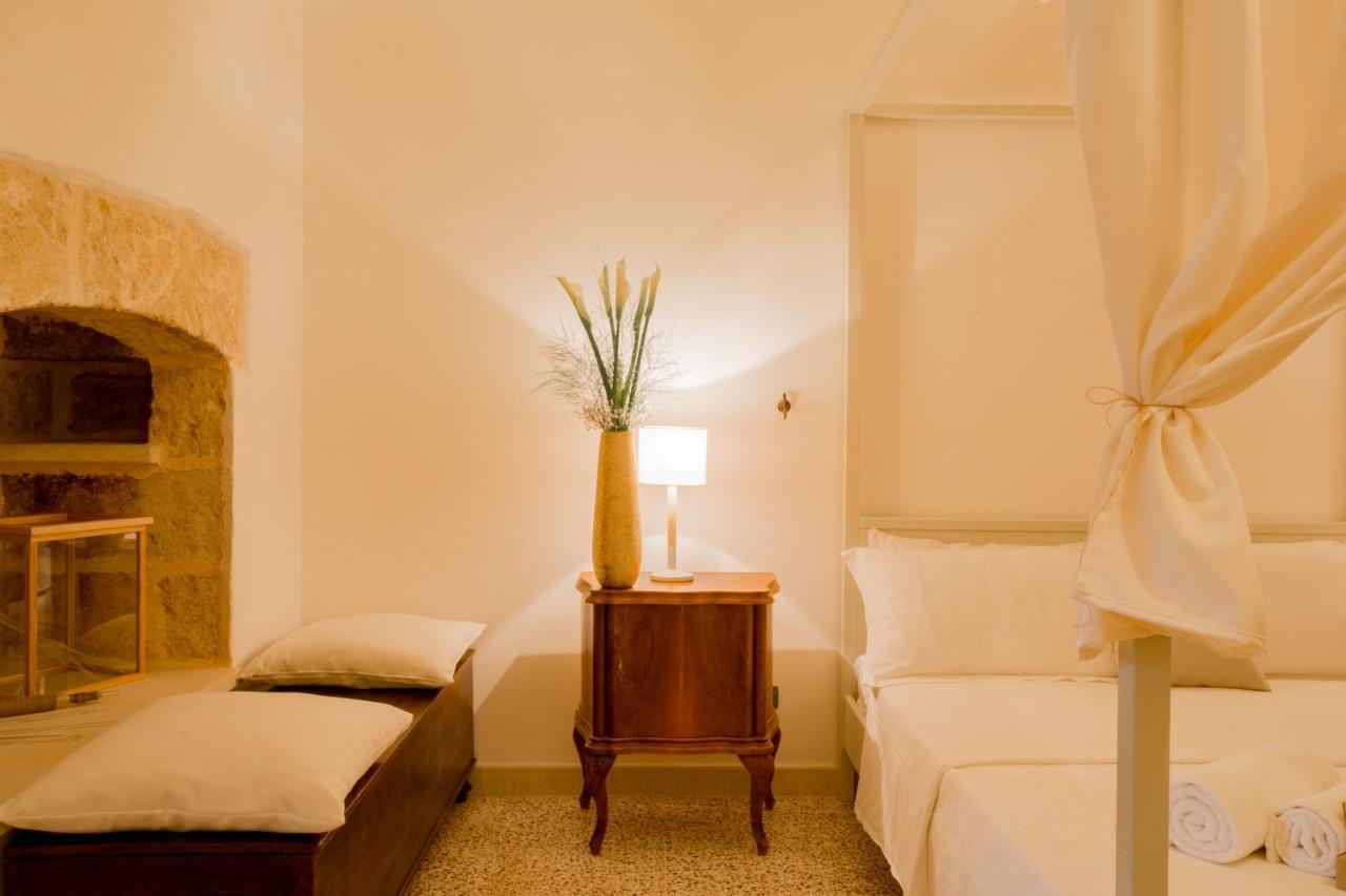 Palazzo Ashian Bed & Breakfast Acquarica del Capo Dış mekan fotoğraf