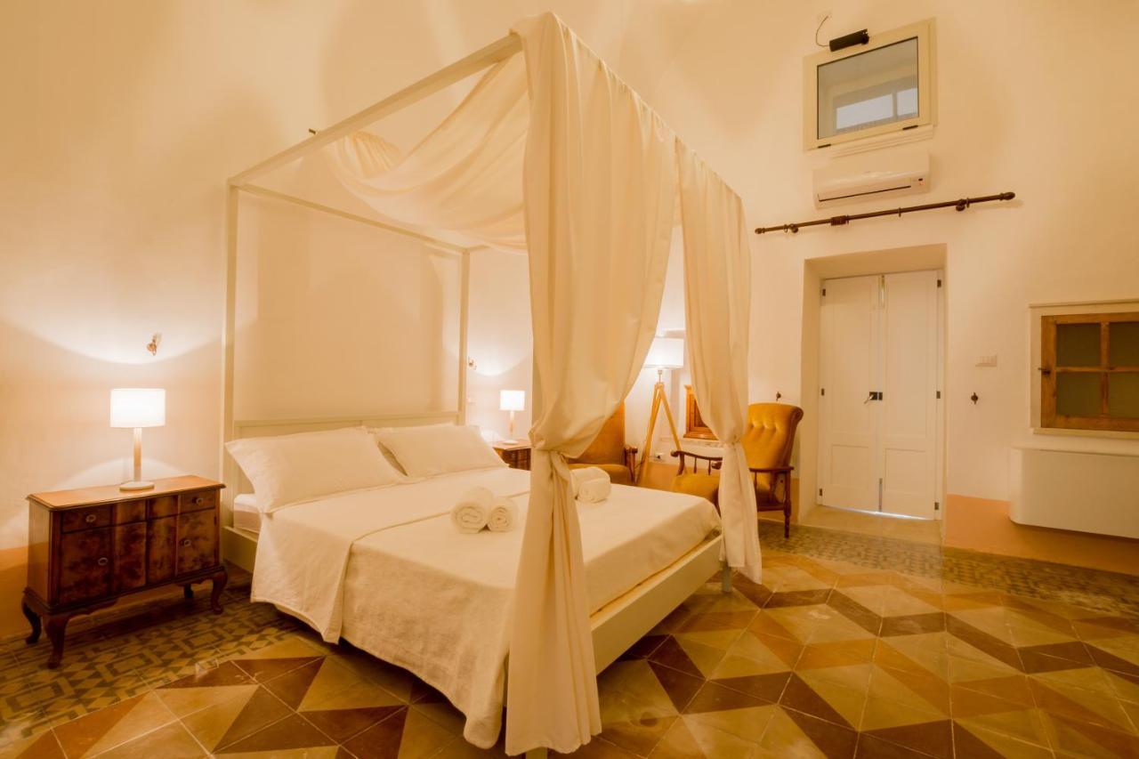 Palazzo Ashian Bed & Breakfast Acquarica del Capo Dış mekan fotoğraf