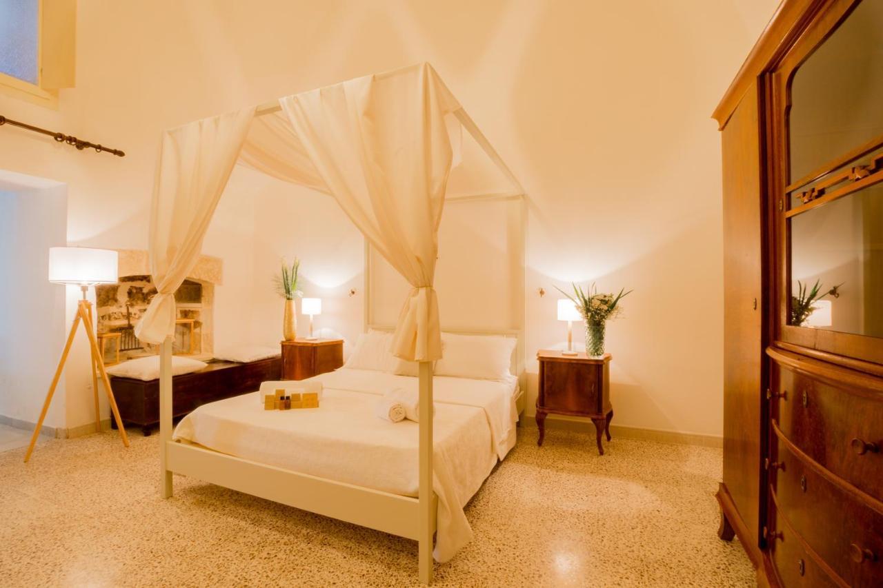 Palazzo Ashian Bed & Breakfast Acquarica del Capo Dış mekan fotoğraf